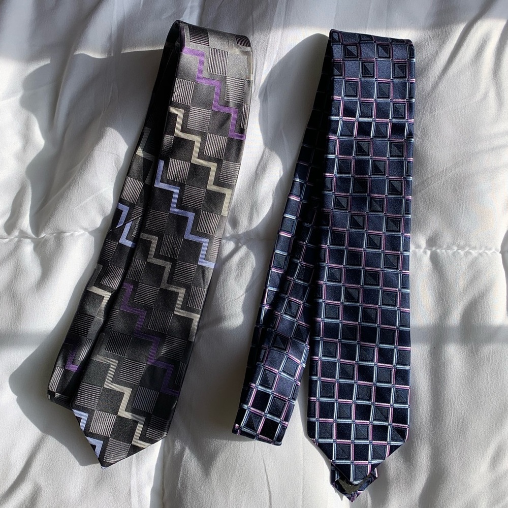 2 Michael Kors Ties